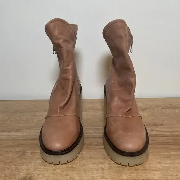 Free People Brown Leather Jack Zip Ankle Boots Lug Sole Size 7 Made in Spain - Picture 2 of 7